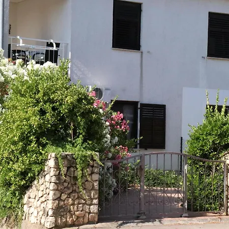 Shoreline Serenity アパート ヴァンタシチ