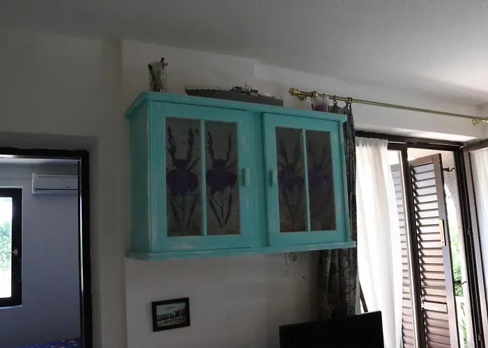 Shoreline Serenity * Vantacici