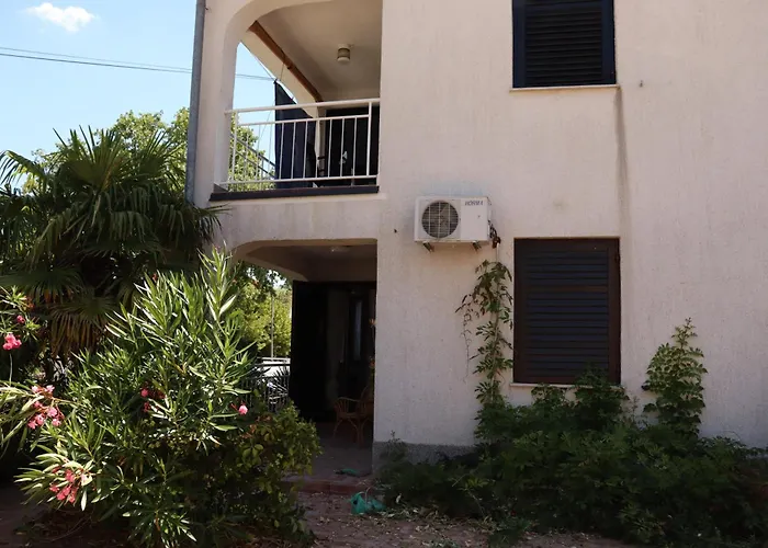 Shoreline Serenity * Vantacici